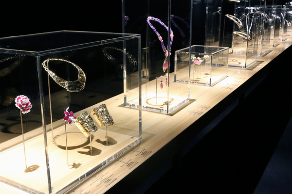 京都国立近代美術館「技を極める―ヴァン クリーフ&アーペル ハイジュエリーと日本の工芸」 京都国立近代美術館「技を極める―ヴァン クリーフ&アーペル ハイジュエリーと日本の工芸」