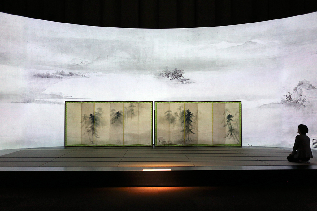 高精細複製屏風と映像による日本美術体験 ── 東京国立博物館