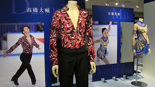 NHK杯フィギュア、40年の歴史を振り返る展覧会 ── 日本橋髙島屋