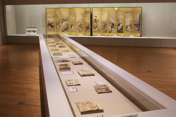 フリーア美術館蔵の北斎肉筆画、高精細複製画でお披露目 フリーア美術館蔵の北斎肉筆画、高精細複製画でお披露目