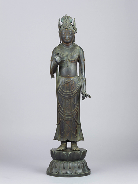 国宝 観音菩薩立像(夢違観音) 飛鳥時代・7~8世紀 法隆寺 画像提供:奈良国立博物館(撮影:佐々木香輔) 国宝 観音菩薩立像(夢違観音) 飛鳥時代・7~8世紀 法隆寺 画像提供:奈良国立博物館(撮影:佐々木香輔)
