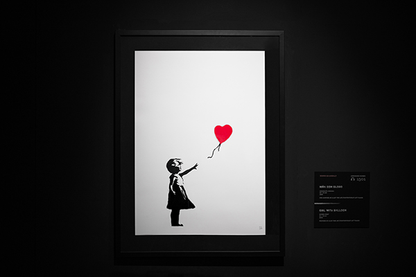 《GIRL WITH BALLOON》