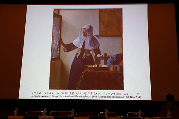 右は展覧会を紹介するロンドン・ナショナル・ギャラリーのベッツィー・ウィーズマン学芸員 右は展覧会を紹介するロンドン・ナショナル・ギャラリーのベッツィー・ウィーズマン学芸員