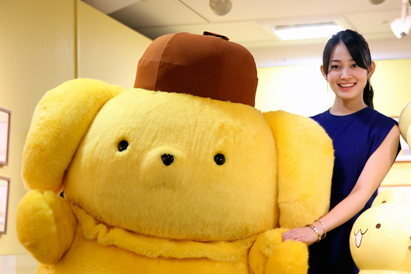 「ポムポムプリン だいすき展」に来場した吉本実憂さん 「ポムポムプリン だいすき展」に来場した吉本実憂さん