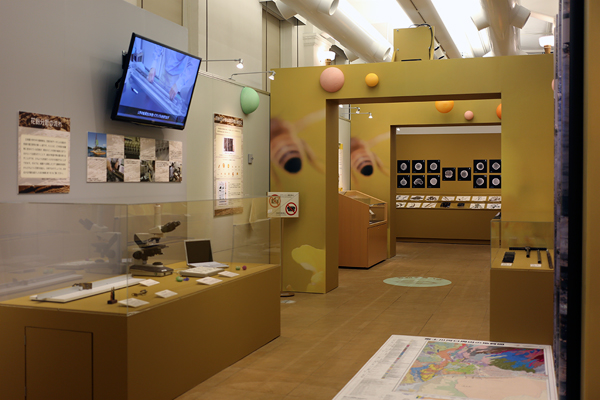 花粉と花粉症を科学する展覧会 ── 国立科学博物館