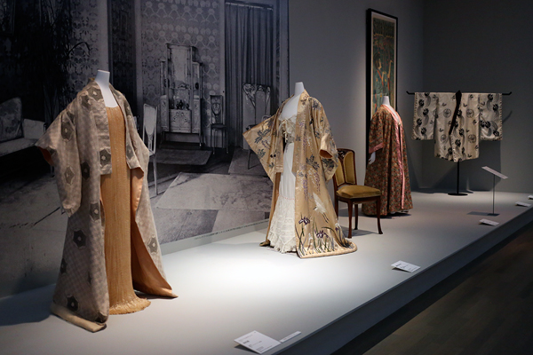 横浜美術館「ファッションとアート 麗しき東西交流」 横浜美術館「ファッションとアート 麗しき東西交流」