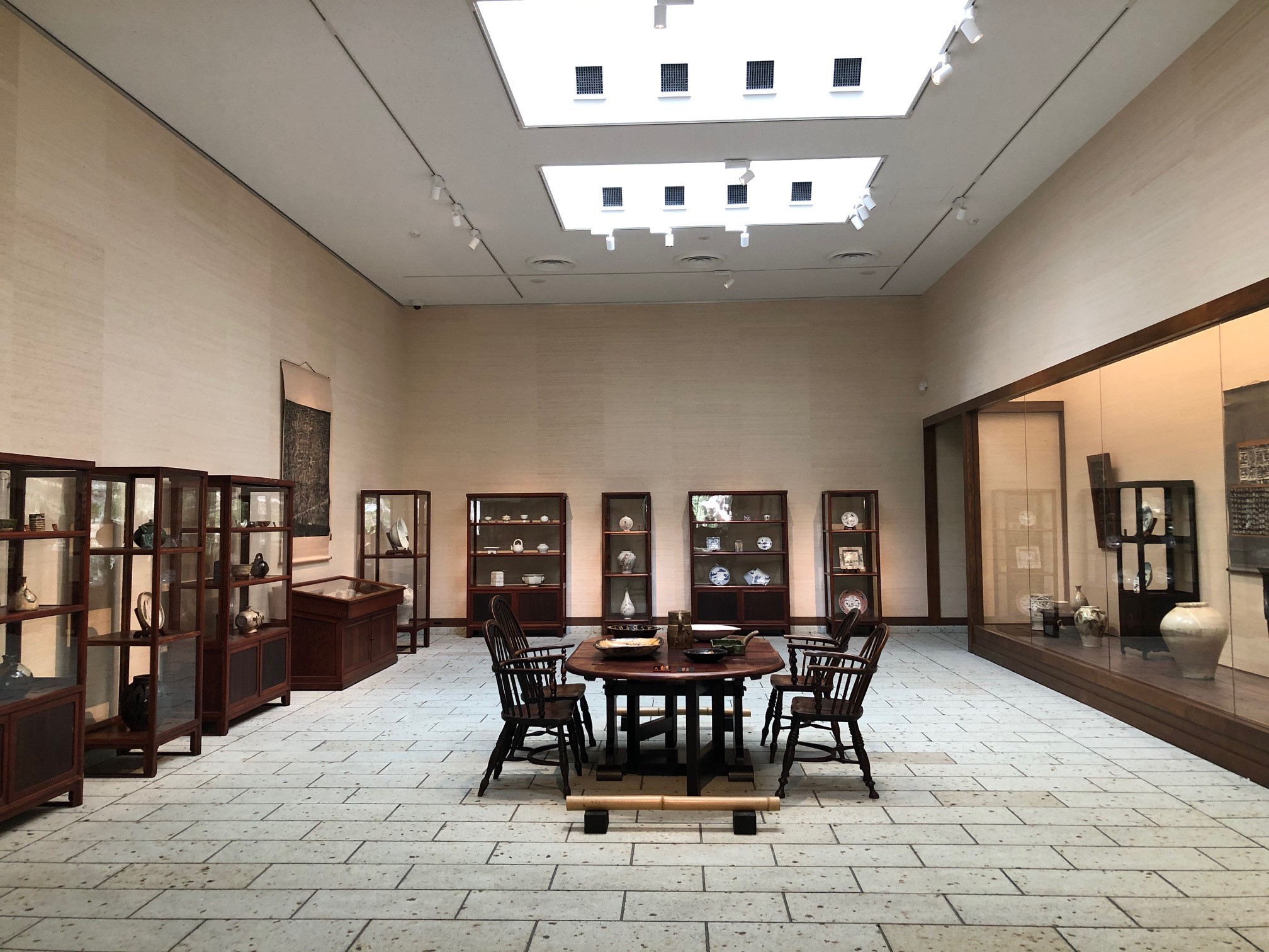 日本民藝館　改修された大展示室