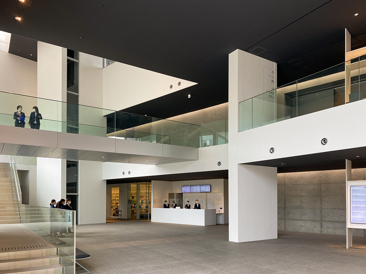 エントランスホール