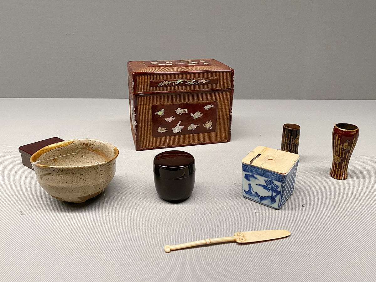 《螺鈿竹雀文籠地茶箱》江戸時代前期