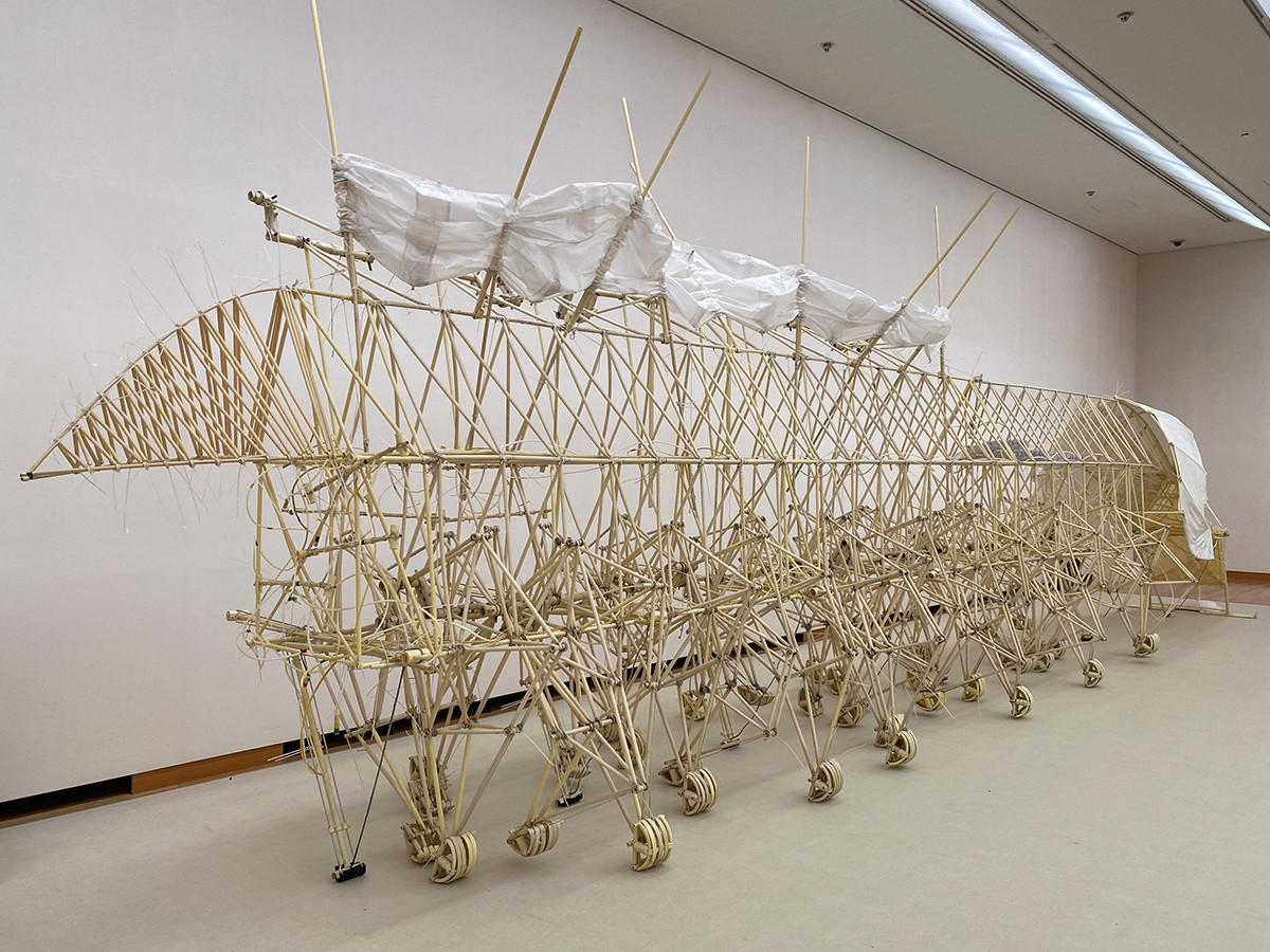 テオ・ヤンセン《アニマリス・オムニア・セグンダ》2018年 ブルハム期