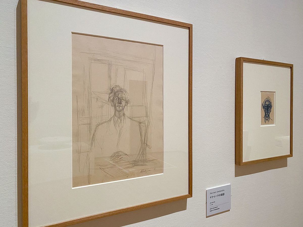 (左から)アルベルト・ジャコメッティ《イサク・ヤナイハラの肖像》1956年 / アルベルト・ジャコメッティ《ヤナイハラの頭部》1956-1961年頃