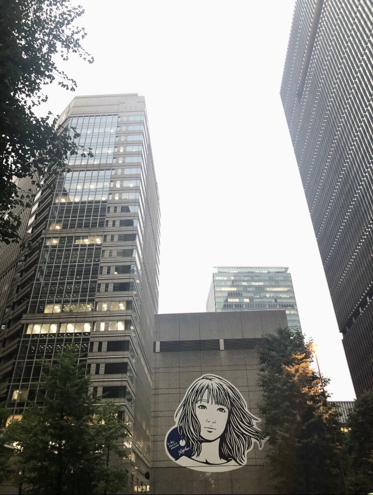 「東京ビエンナーレ2020/2021」会場 Hogalee 《Landmark Art Girl》