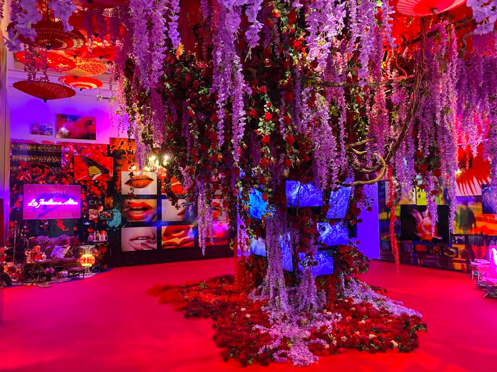 上野の森美術館「蜷川実花展 －虚構と現実の間に－」会場