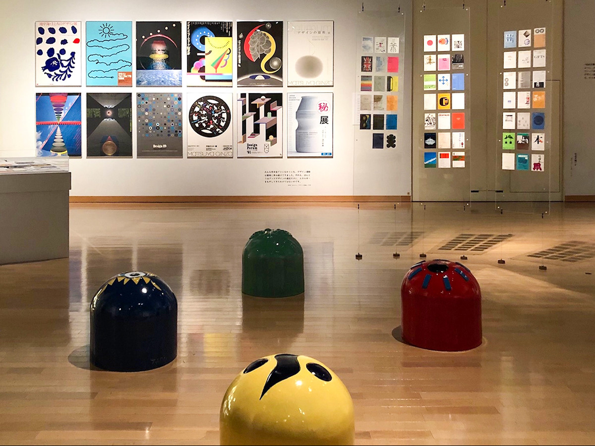 川崎市岡本太郎美術館「戦後デザイン運動の原点 ― デザインコミッティーの人々とその軌跡 展」会場