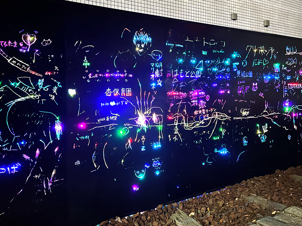 チョアン・チーウェイ(荘志維)《鉄道上の集団記憶》