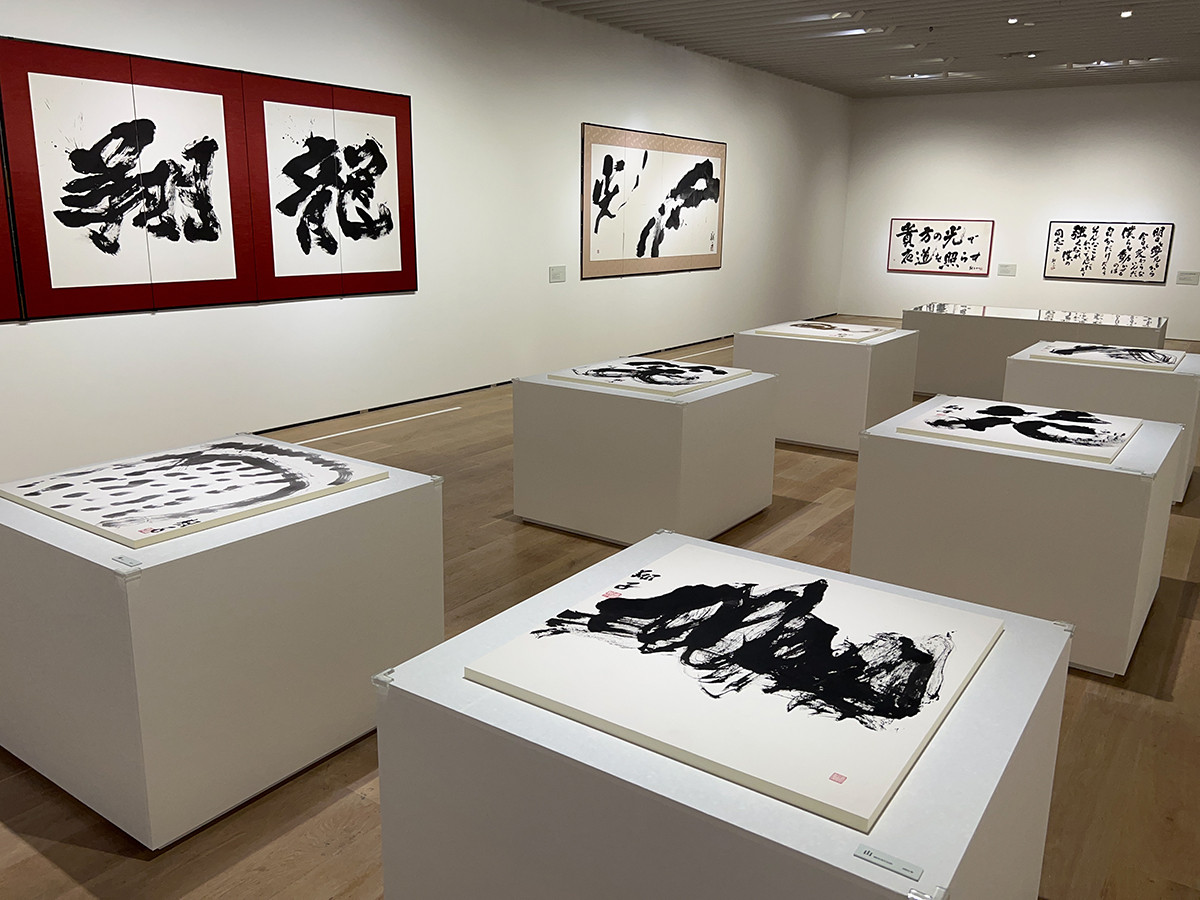 森アーツセンターギャラリー 書家 金澤翔子展「つきのひかり」会場