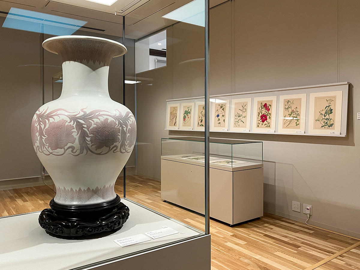 国立工芸館「めぐるアール・ヌーヴォー展 モードのなかの日本工芸とデザイン」会場