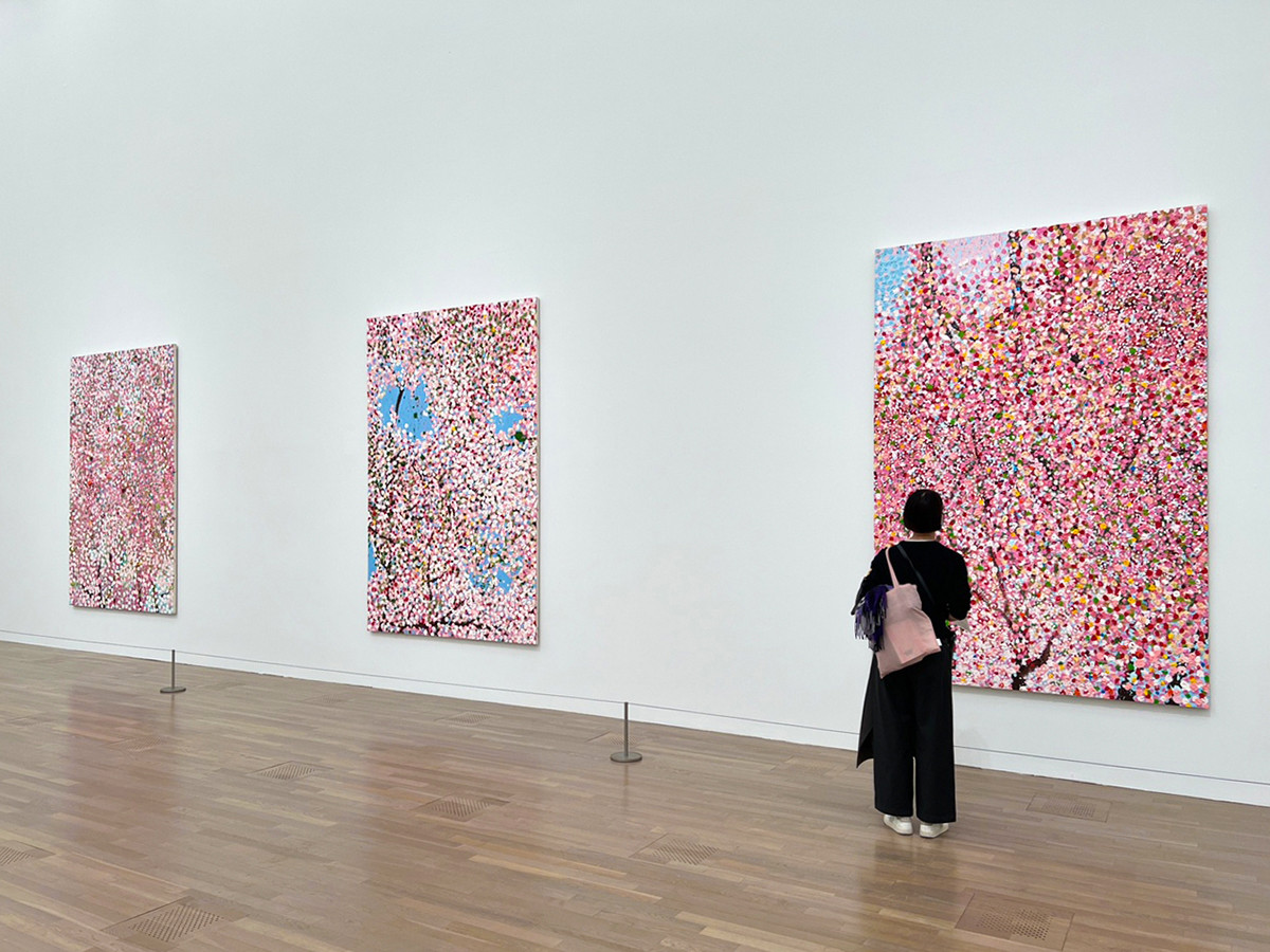 国立新美術館「ダミアン・ハースト 桜」会場