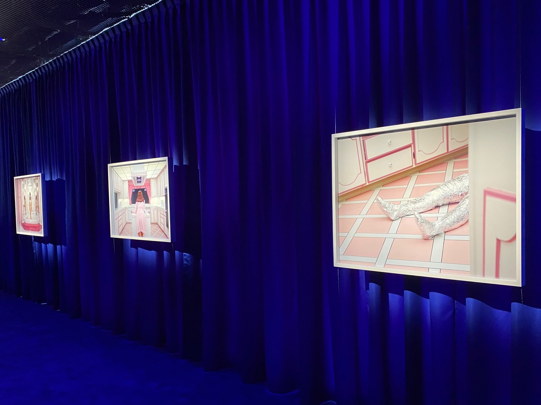 プラダ青山店「ロール プレイ」会場