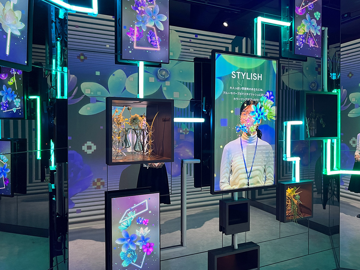 「NAKED FLOWERS FOR YOU」会場より BLOOMING GARDEN(ブルーミング ガーデン)