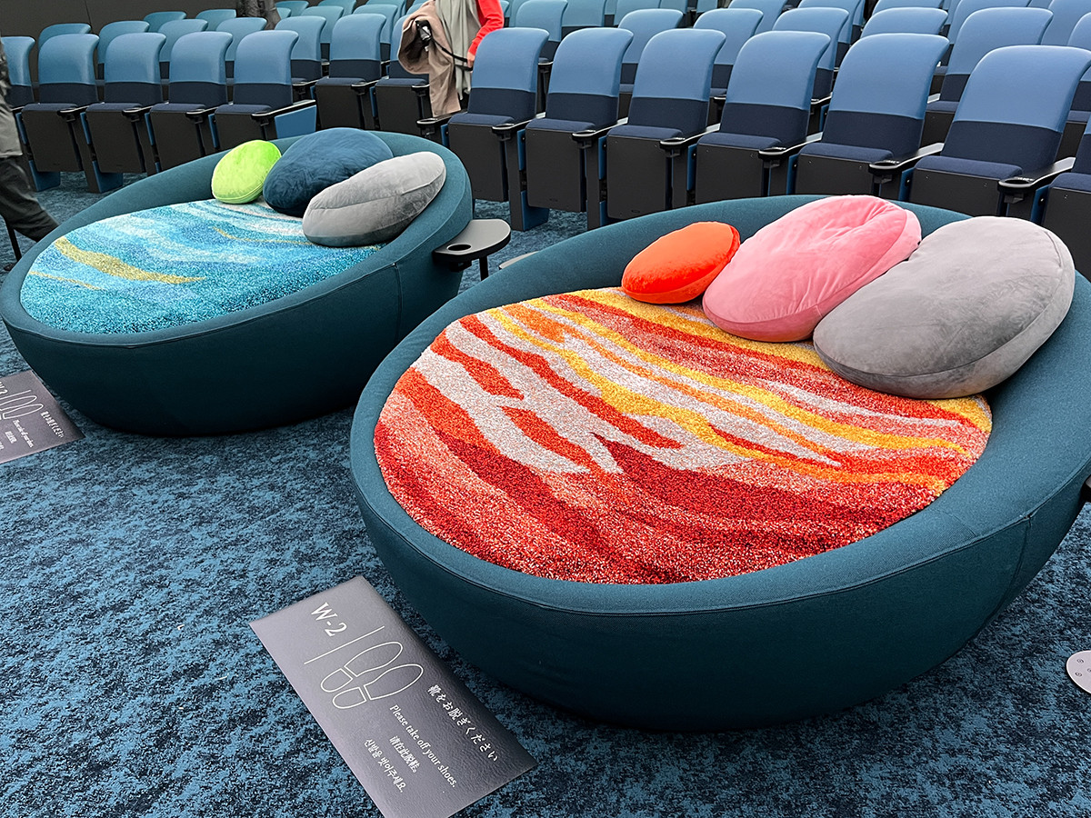 「コニカミノルタプラネタリアYOKOHAMA」　限定4席の「プラネットシート」