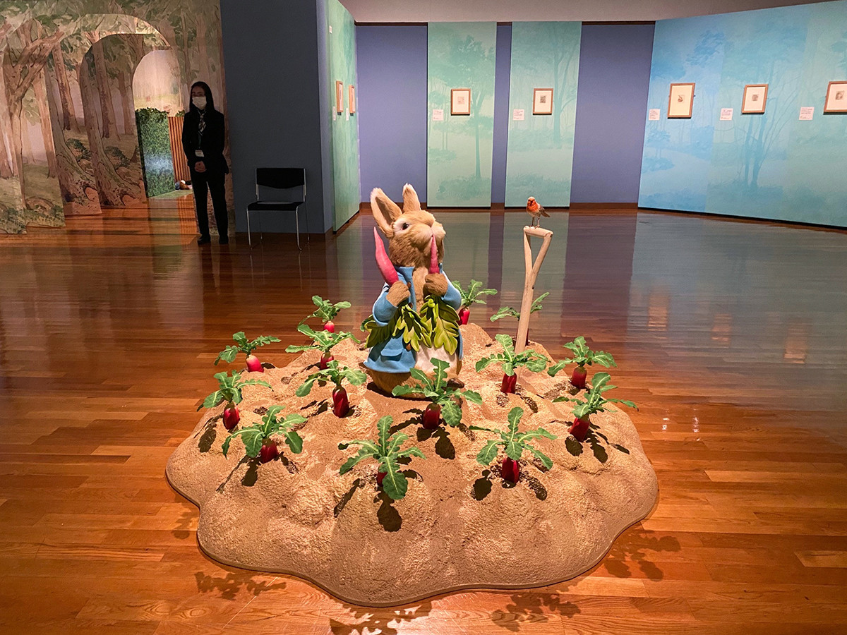 世田谷美術館「出版120周年 ピーターラビット™展」会場