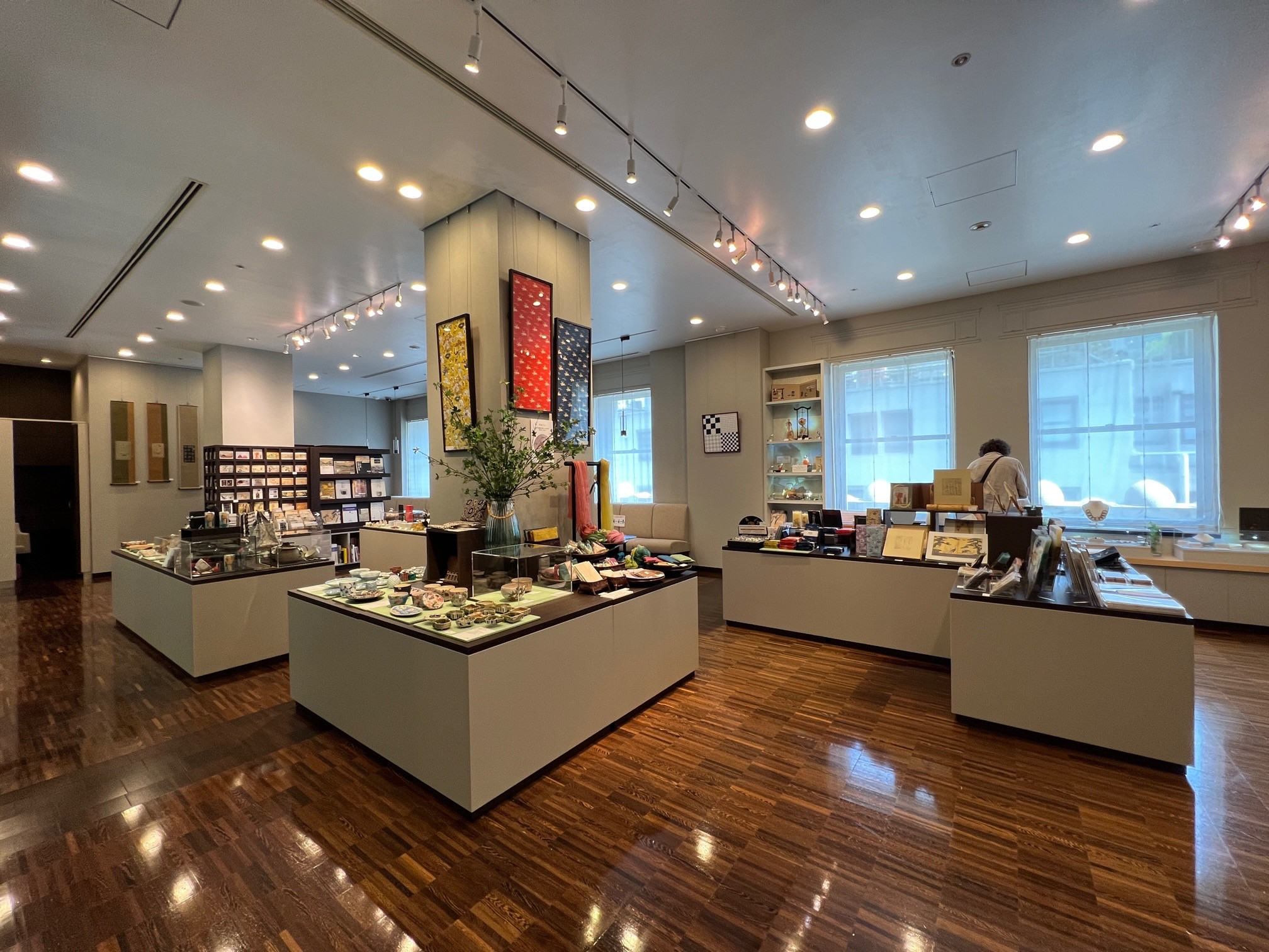 三井記念美術館　MUSEUM SHOP & ART SALON