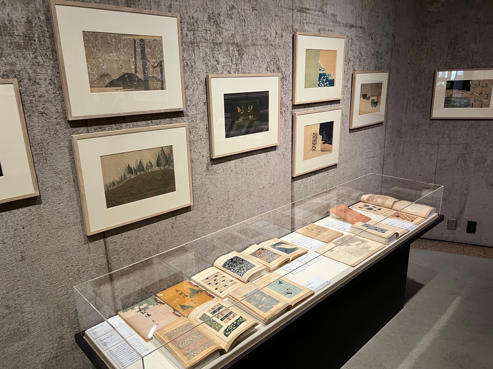 松濤美術館「津田青楓 図案と、時代と、」会場