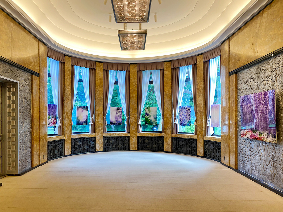 東京都庭園美術館 蜷川実花「瞬く光の庭」展 会場