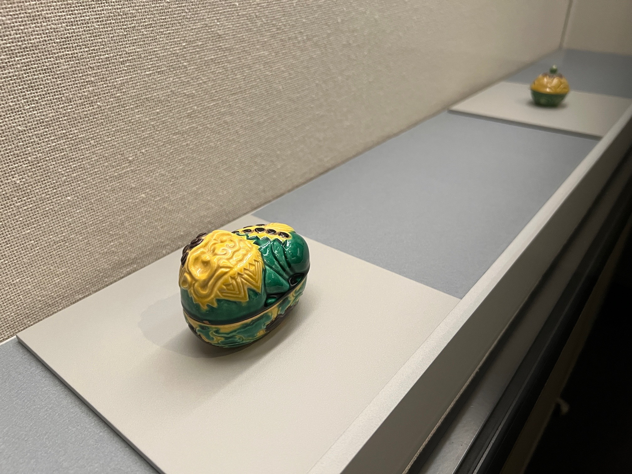 三井記念美術館「茶の湯の陶磁器 “景色”を愛でる」会場