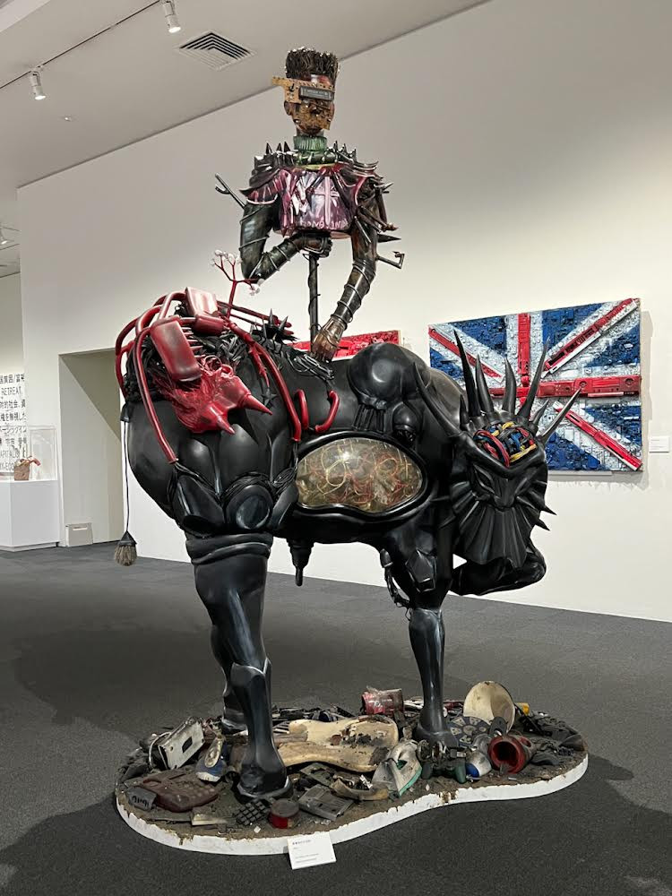 上野の森美術館「長坂真護展　Still A “BLACK” STAR」会場