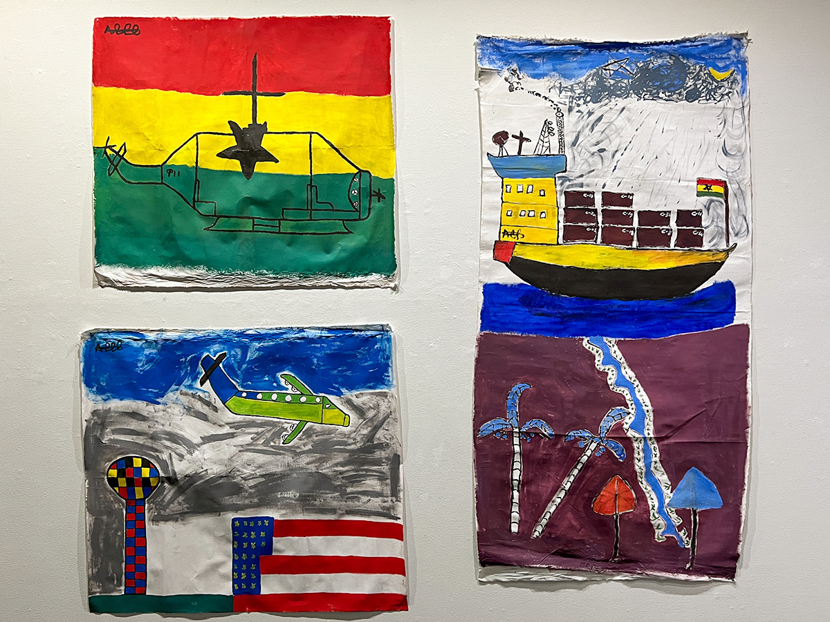 上野の森美術館「長坂真護展 Still A “BLACK” STAR Supported by なんぼや」会場より 「スーパースターズプロジェクト」の作品