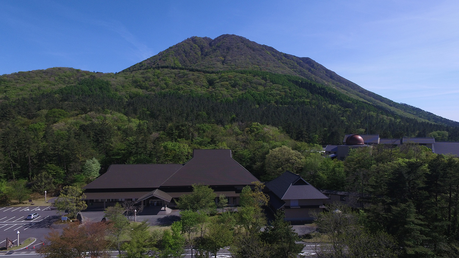 国立公園三瓶山と島根県立三瓶自然館サヒメル　外観