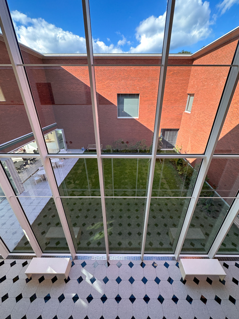 軽井沢安東美術館　中庭
