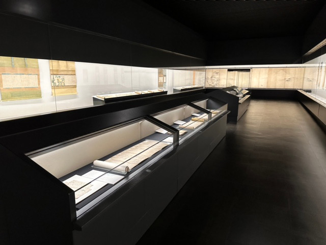 五島美術館「西行 ― 語り継がれる漂泊の歌詠み」会場