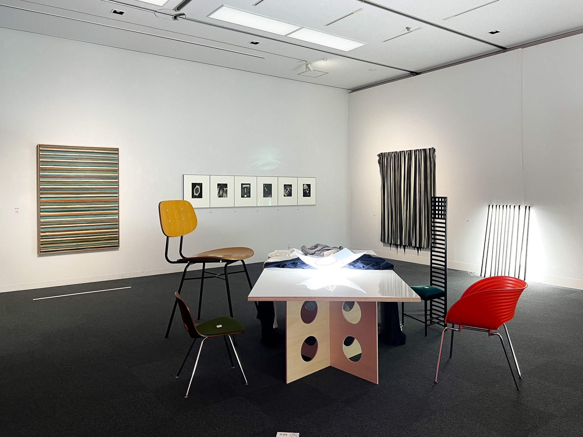 埼玉県立近代美術館「桃源郷通行許可証」会場