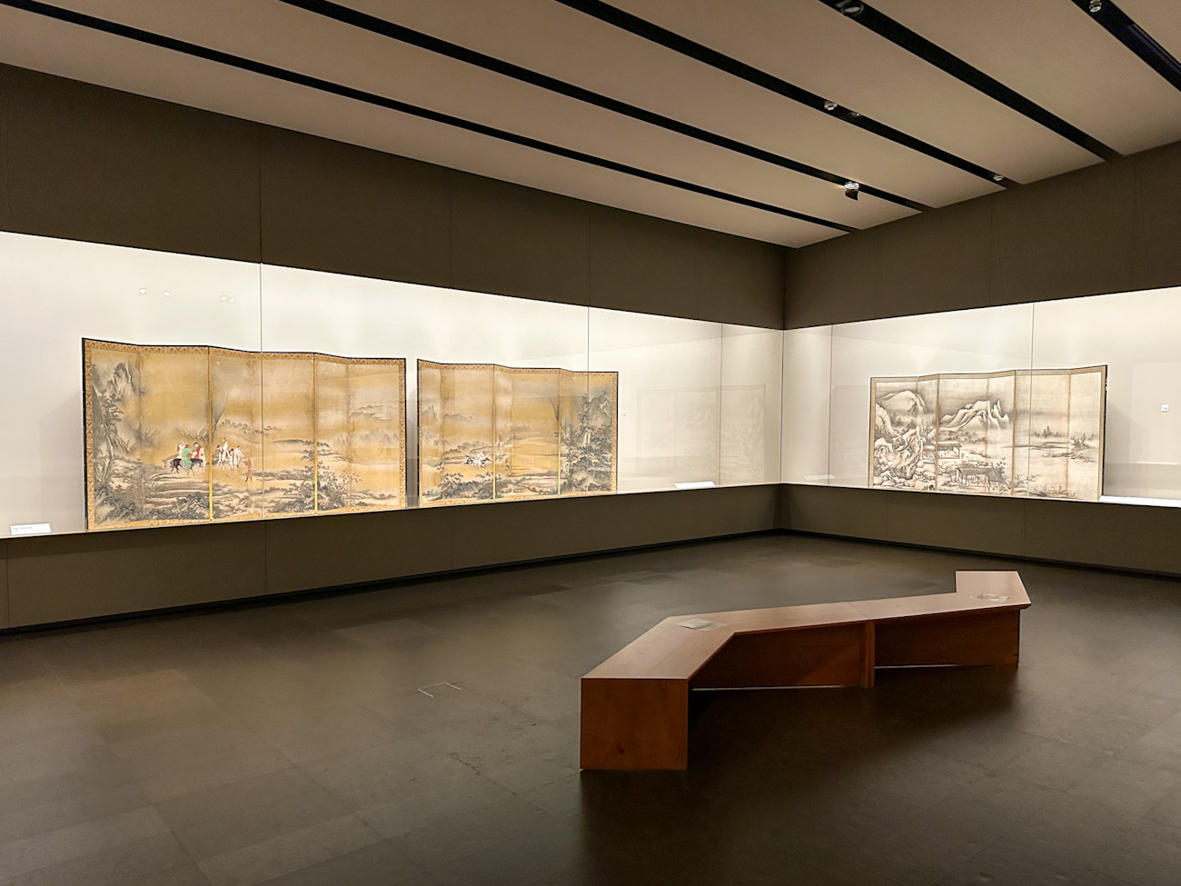 根津美術館「将軍家の襖絵　屏風絵でよみがえる室町の華」会場