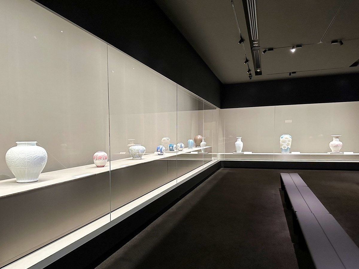 泉屋博古館東京「生誕150年記念 板谷波山の陶芸」会場