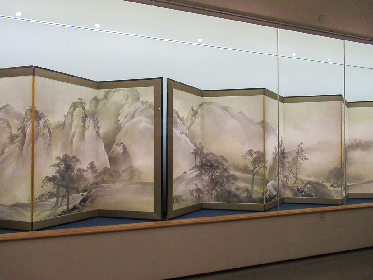 泉屋博古館「木島櫻谷 ― 山水夢中 ―」会場より　《万壑烟霧》（部分）明治43年 株式会社千總