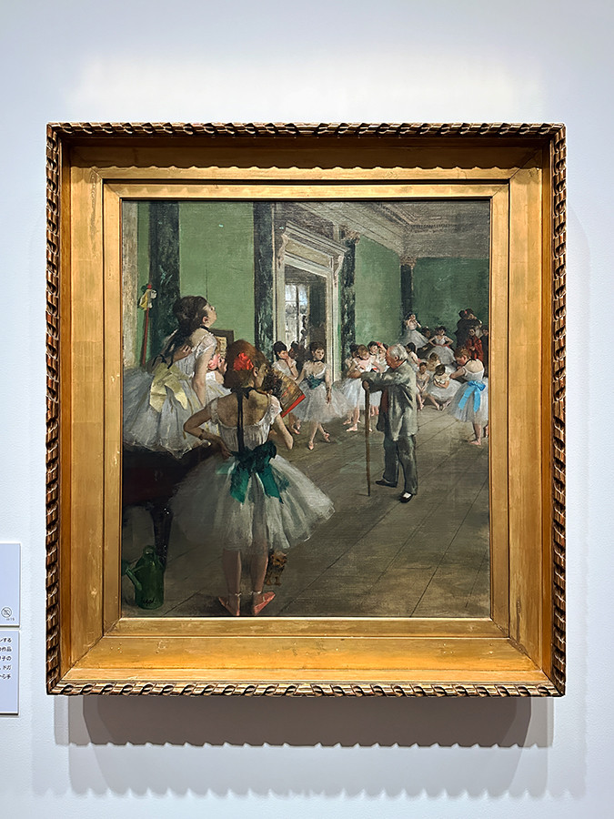アーティゾン美術館「パリ・オペラ座 ― 響き合う芸術の殿堂」会場より　エドガー・ドガ《バレエの授業》1873-76年 オルセー美術館