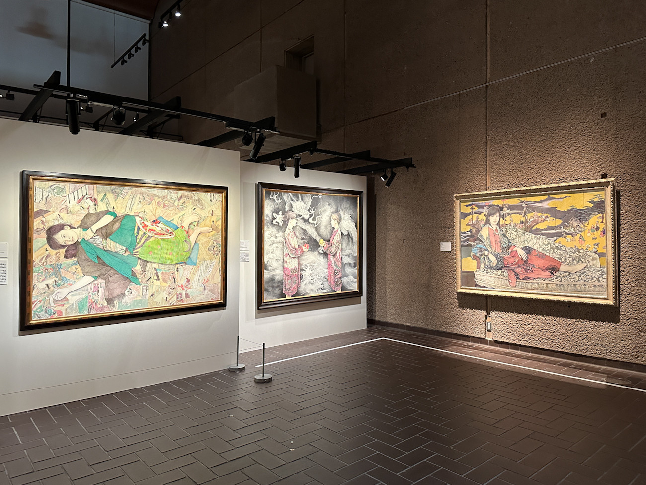 東京都美術館「上野アーティストプロジェクト2022 美をつむぐ源氏物語―めぐり逢ひける えには深しな―」会場