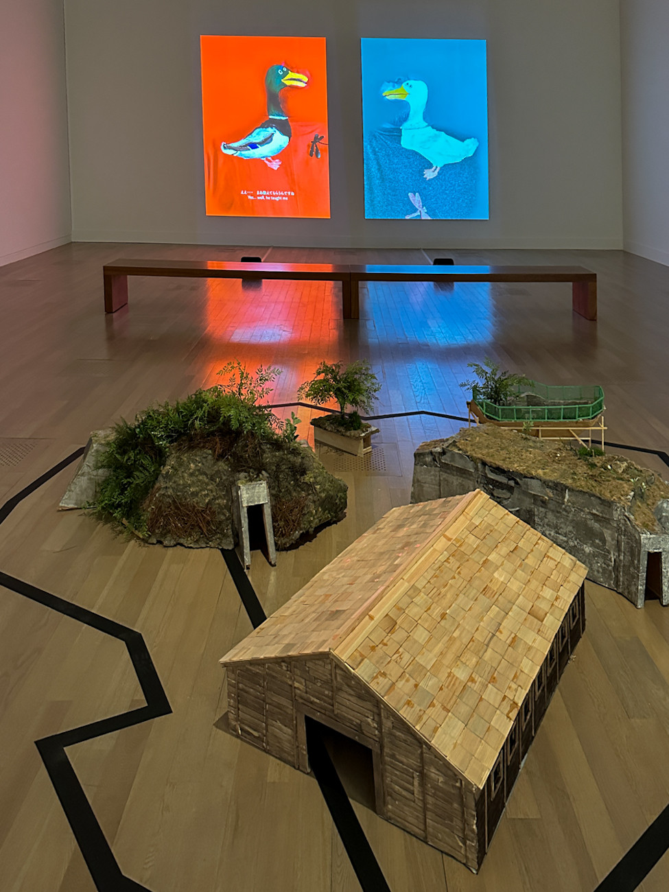 国立新美術館「DOMANI・明日展 2022-23」会場より 黒田大スケ