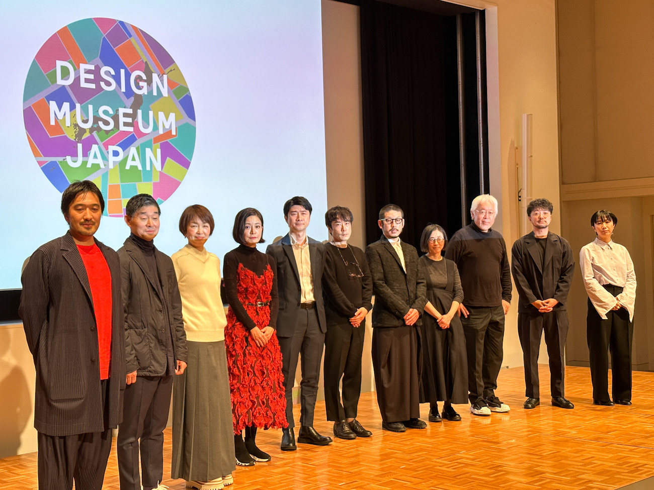 国立新美術館「DESIGN MUSEUM JAPAN展 集めてつなごう 日本のデザイン」会場