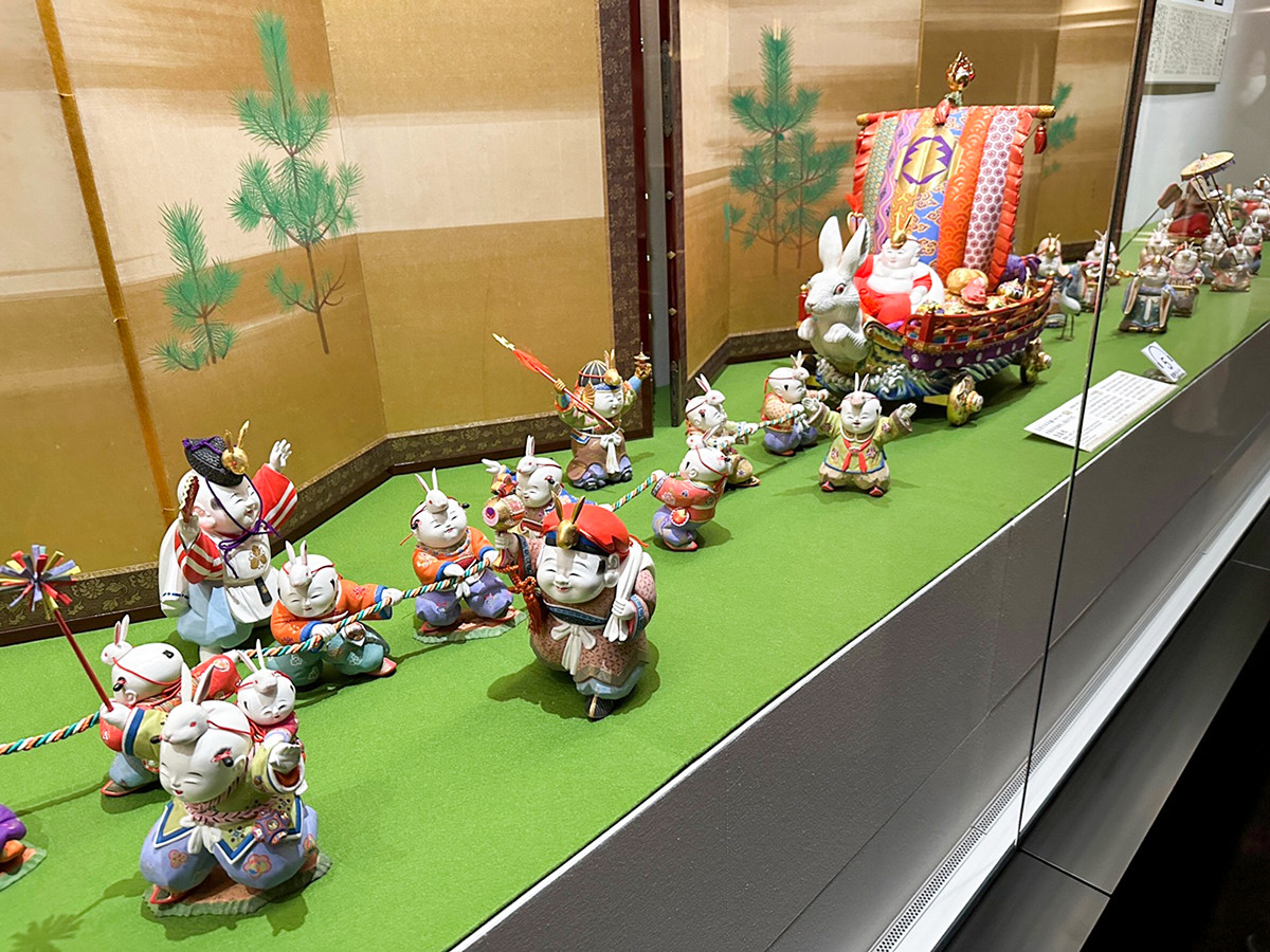 静嘉堂文庫美術館「初春を祝う ― 七福うさぎがやってくる!」会場