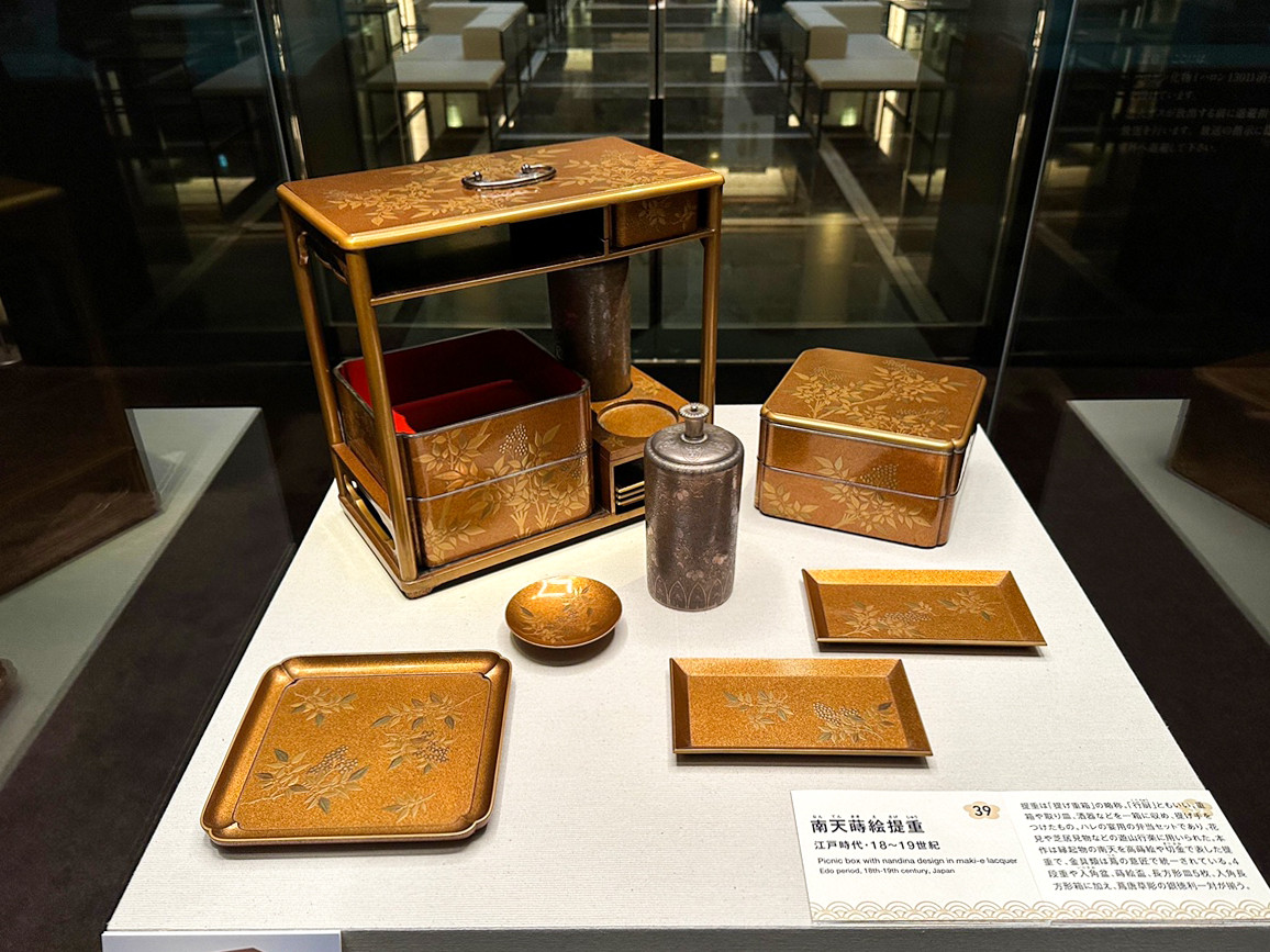 静嘉堂文庫美術館「初春を祝う ― 七福うさぎがやってくる!」会場