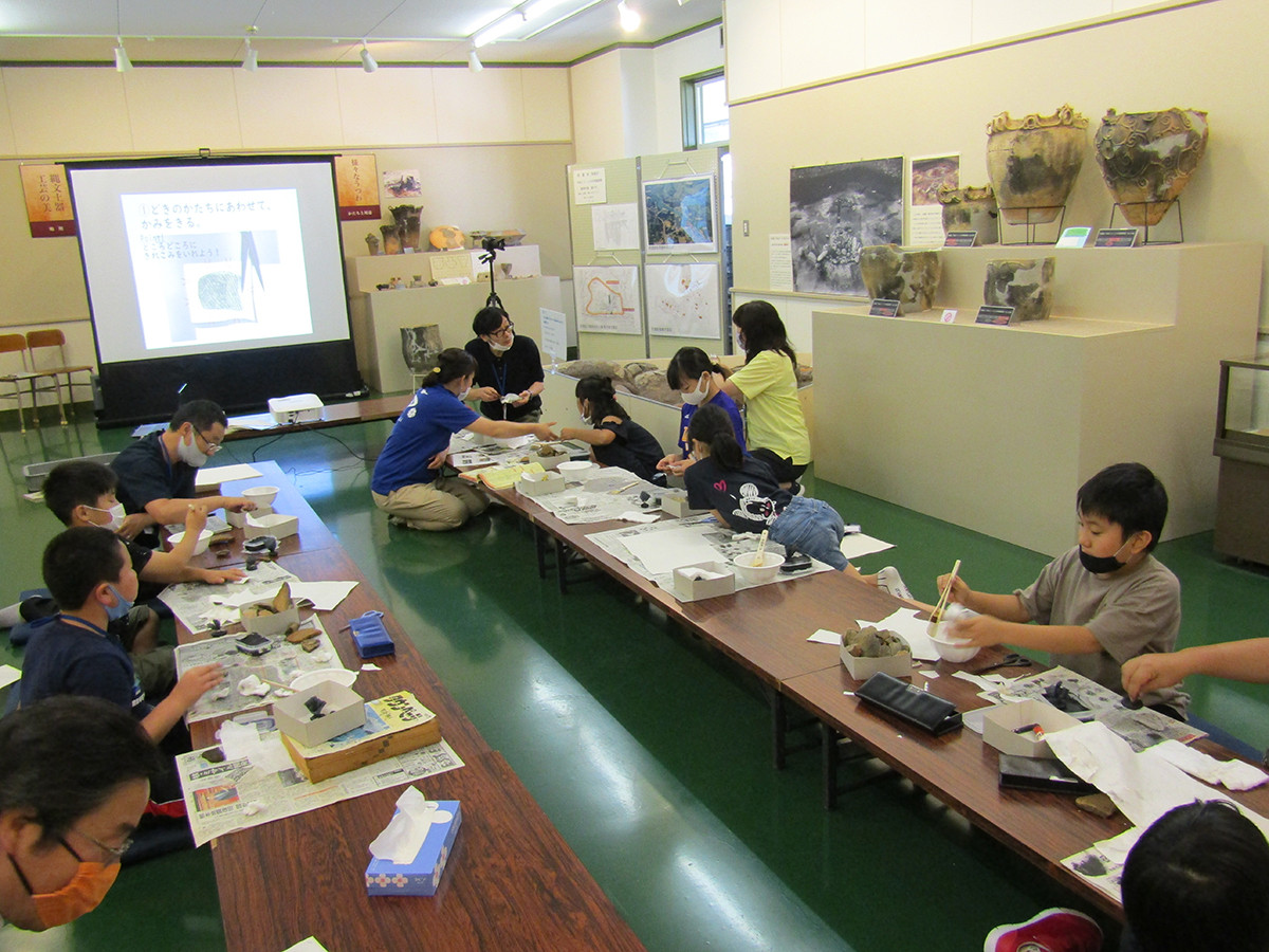 胎内市美術館　縄文土器で拓本ワークショップ