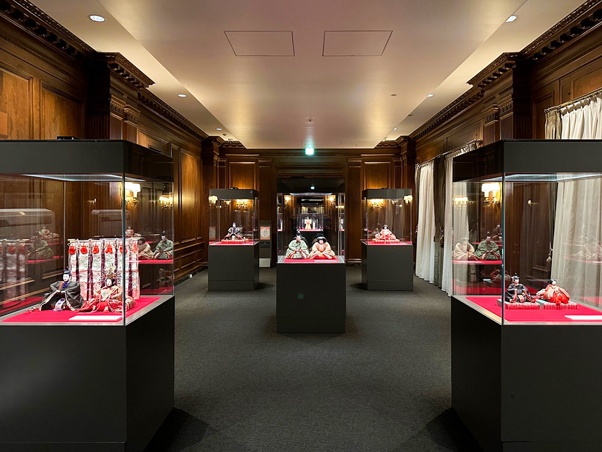 三井記念美術館「三井家のおひなさま」会場