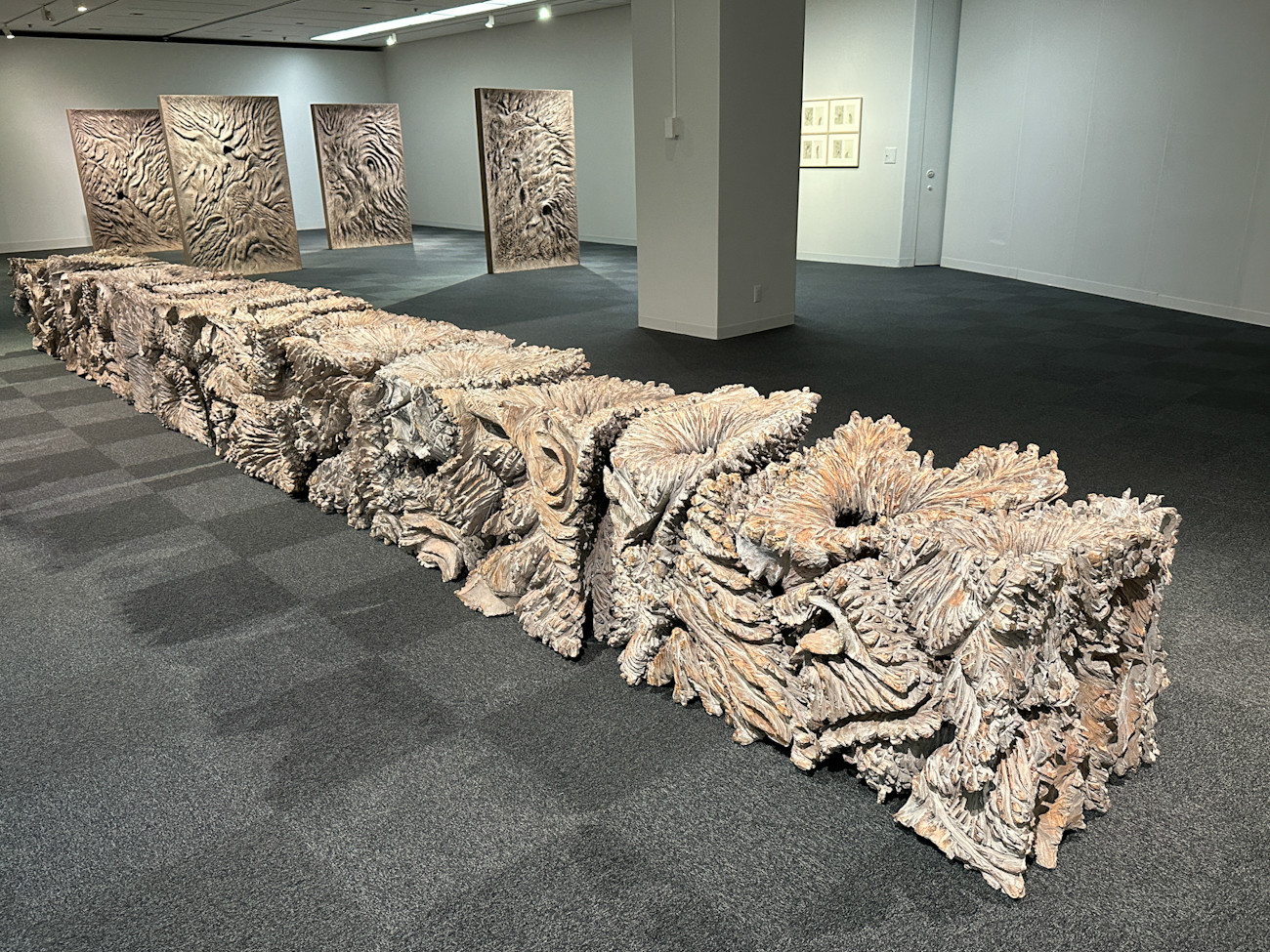 埼玉県立近代美術館「戸谷成雄 彫刻」会場