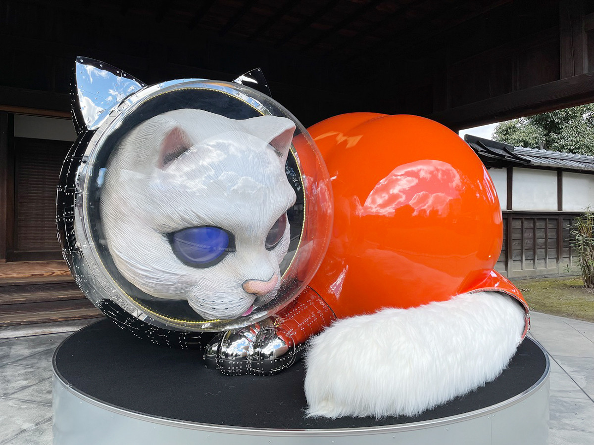 入口にはヤノベケンジさんの《SHIP‘S CAT(Mofumofu22)》