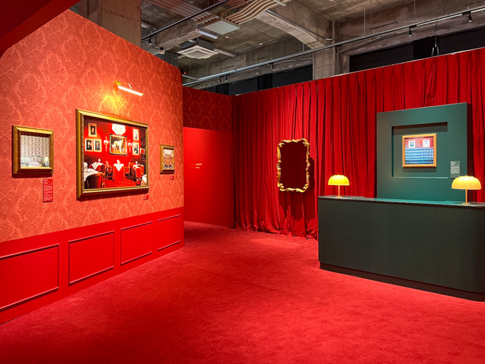 寺田倉庫G1ビル「ウェス・アンダーソンすぎる風景展 あなたのまわりは旅のヒントにあふれている」会場